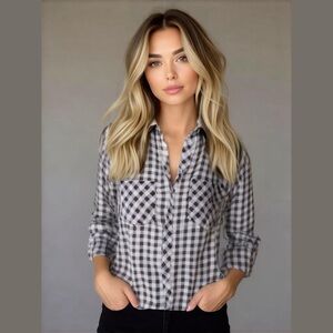 Tinsel Women’s Black & White Buffalo Plaid Long/Quarter Sleeve Button Up. Size:M